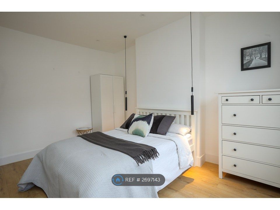 Property photo 1 of 12 Bedroom 4