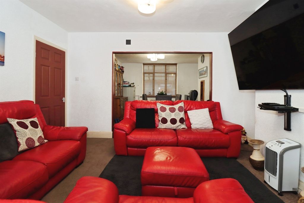 Property photo 2 of 13