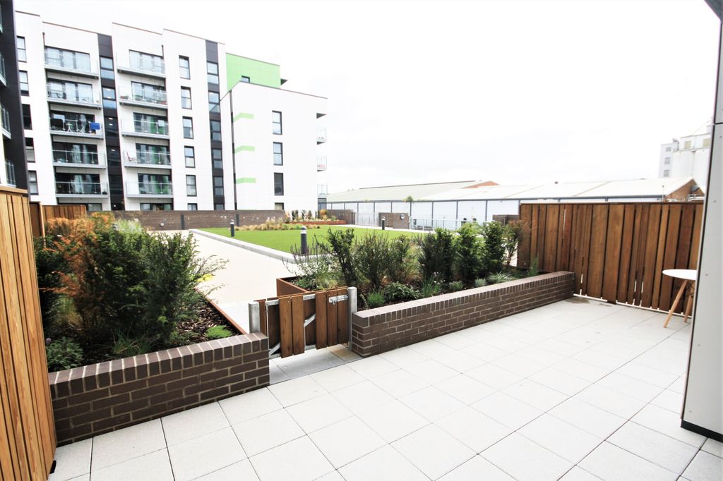 Property photo 3 of 8 Img_3687