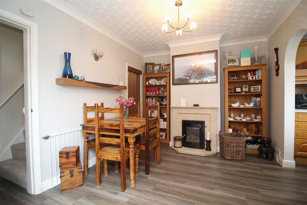 Property photo 3 of 17 Dining Room 3.Jpg