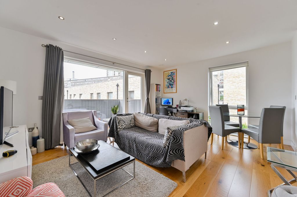 Property photo 1 of 11