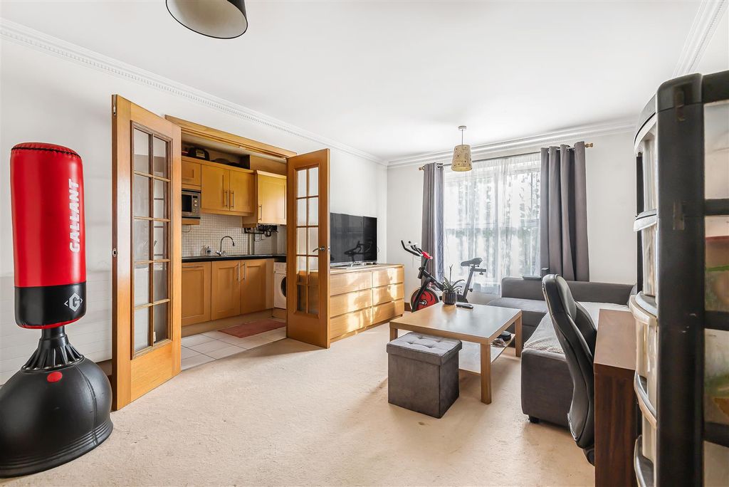 Property photo 2 of 8