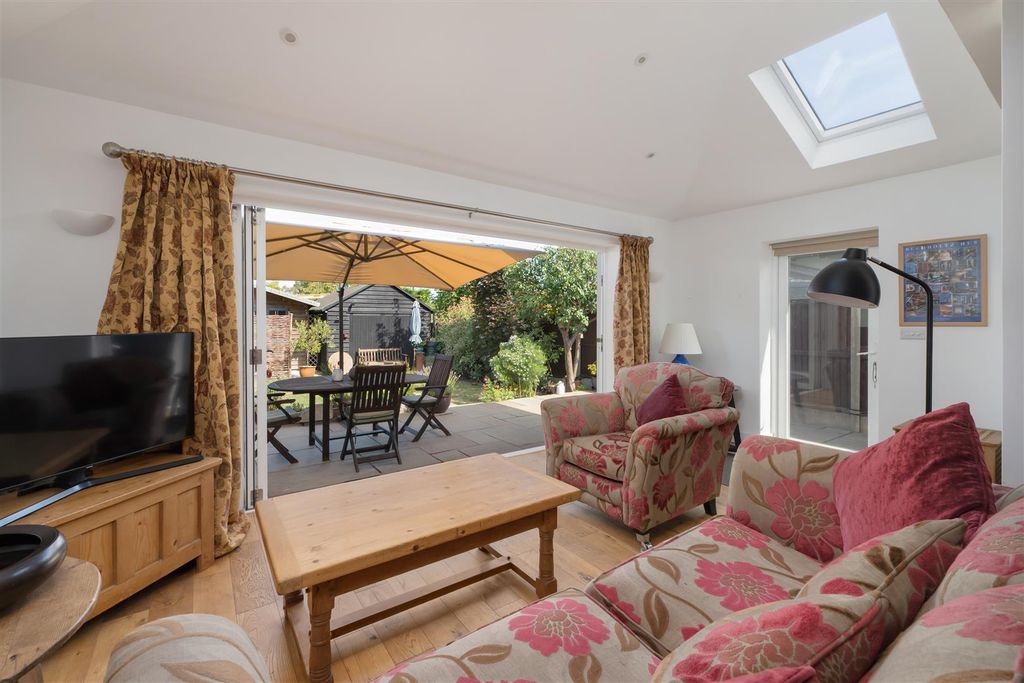 Property photo 2 of 14 Northwood Road, Tankerton, Whitstable