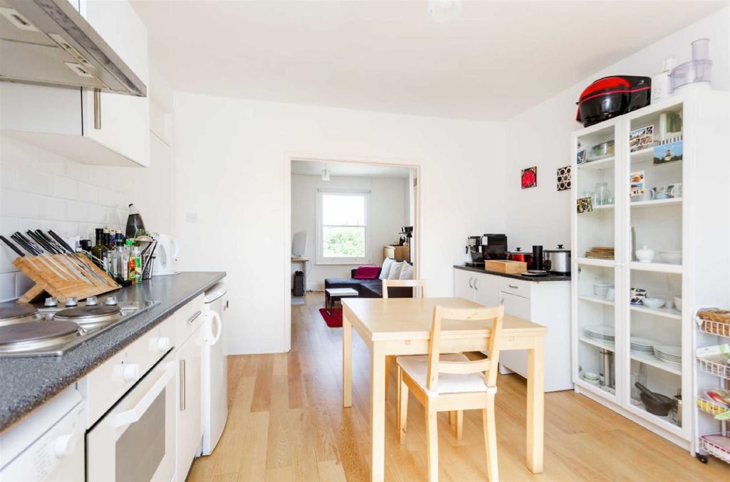 Property photo 3 of 10 Property-Photo-1094