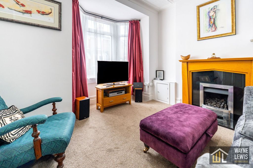 Property photo 3 of 31