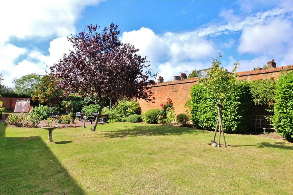 Property photo 2 of 7 Picture No. 15