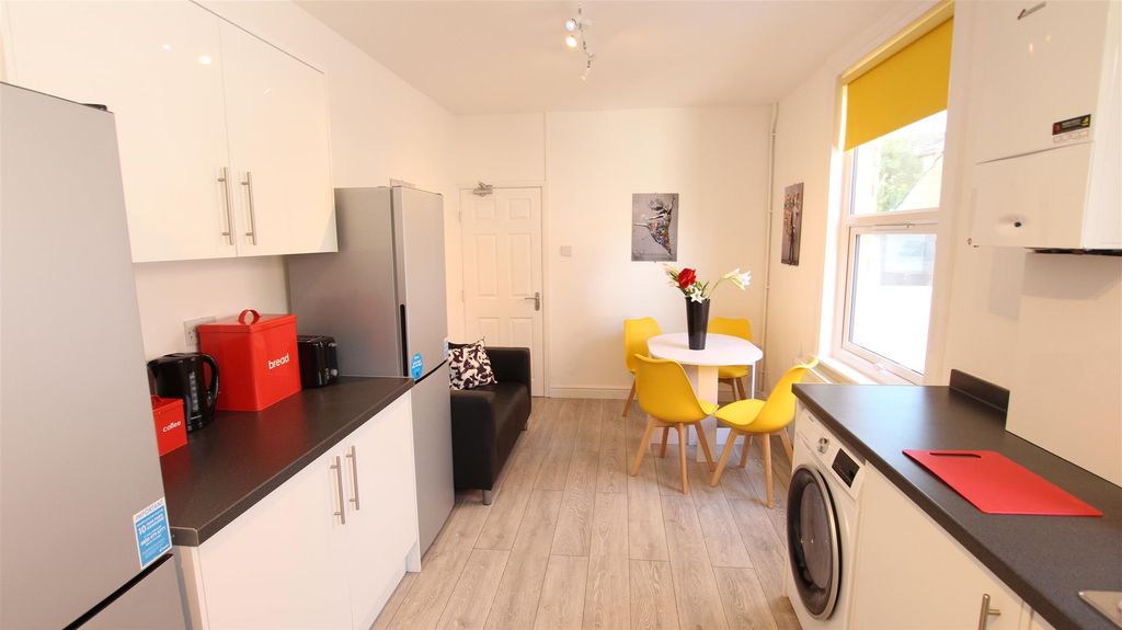 Property photo 3 of 8 Img_5164.Jpg
