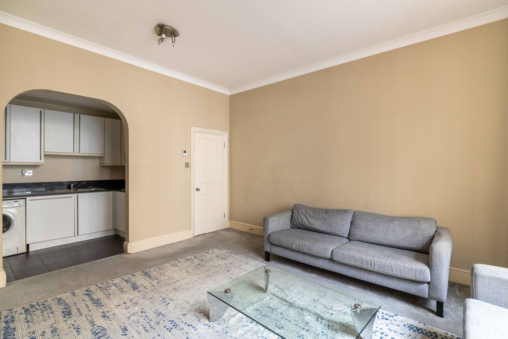 Property photo 3 of 12 Picture 3