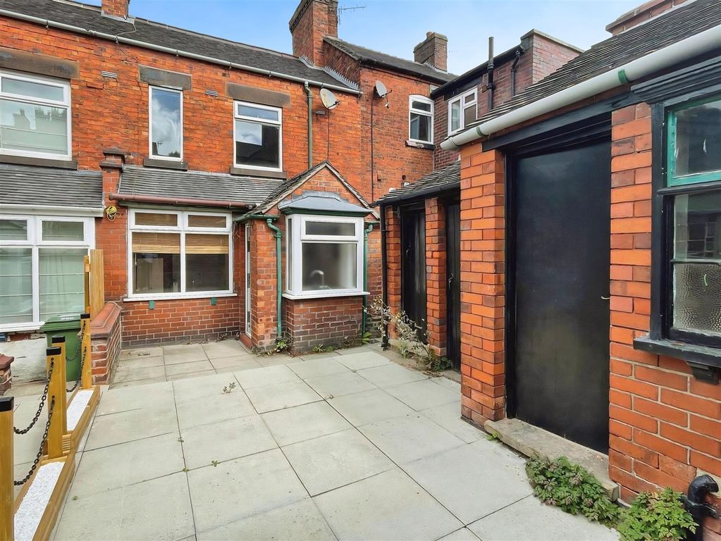 Property photo 1 of 19 Outside
