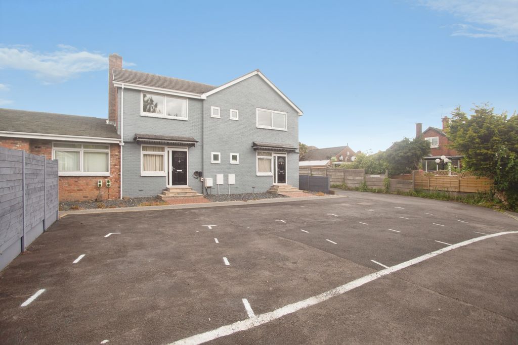 Property photo 1 of 28