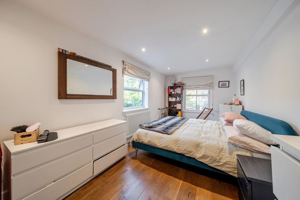 Property photo 3 of 11 Picture No. 17