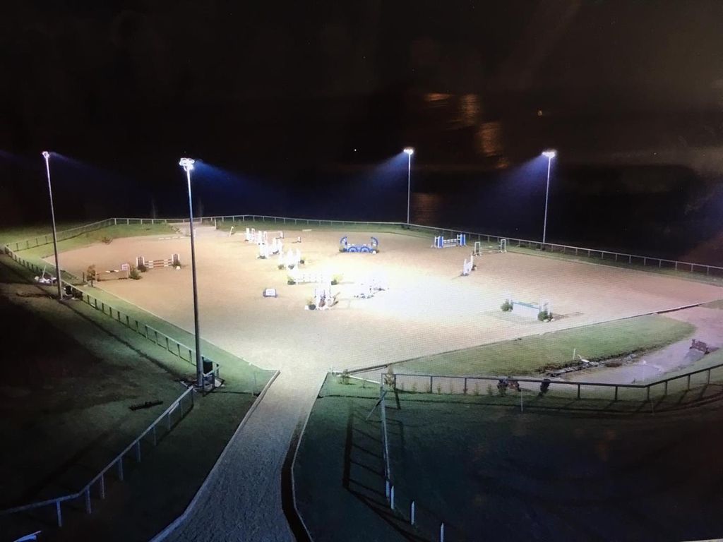 Property photo 2 of 24 Floodlit Arena