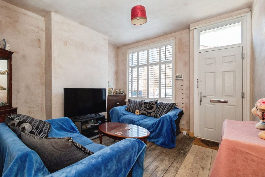 Property photo 3 of 18 Pbox-Img.Jpg