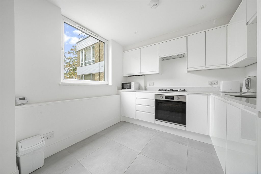 Property photo 3 of 12 Picture No. 10