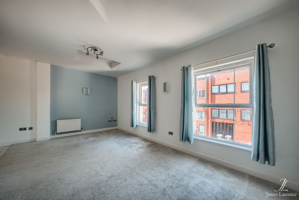 Property photo 3 of 14 Xt5A4697-Hdr(3)