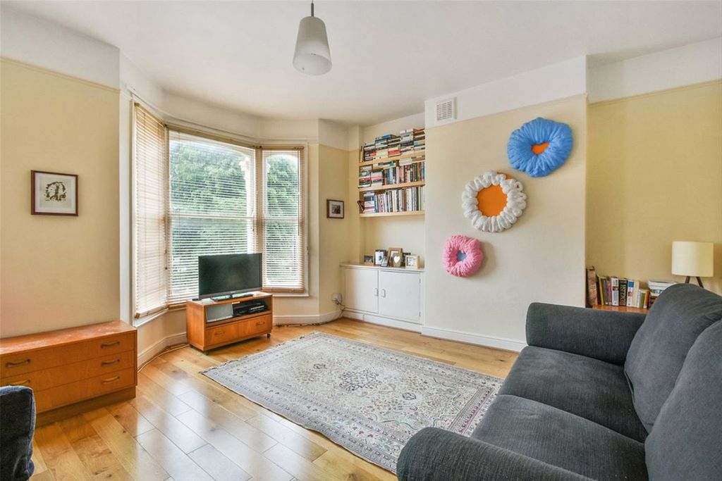 Property photo 2 of 6