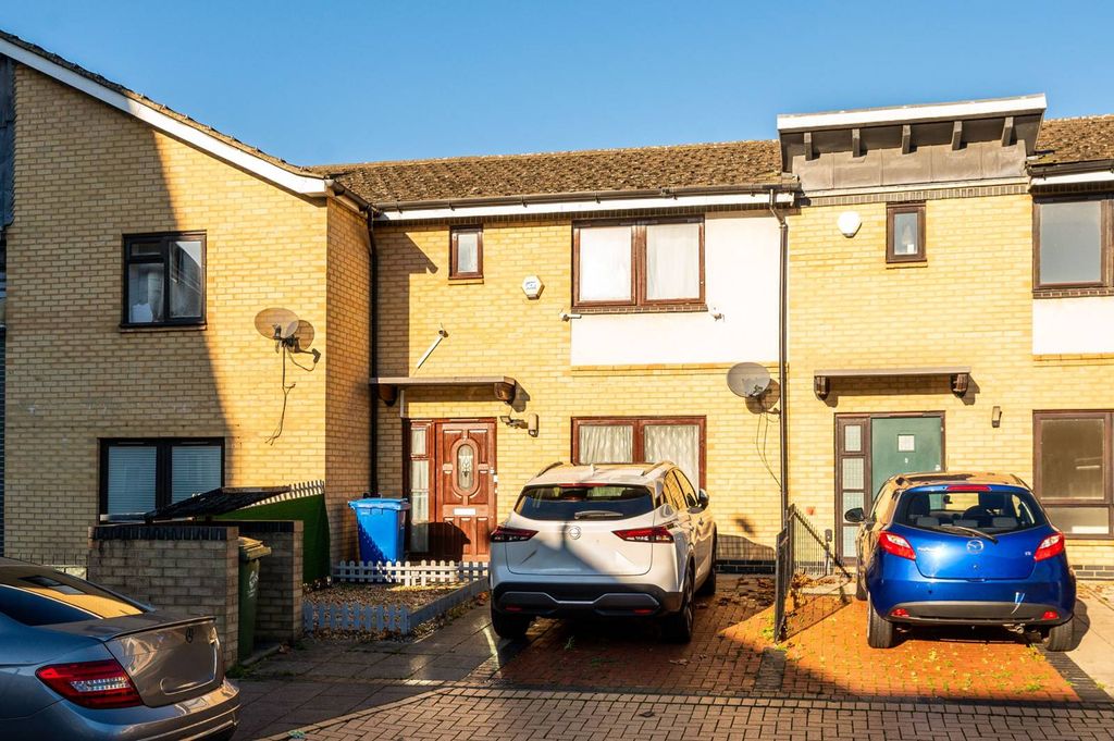 Property photo 2 of 10