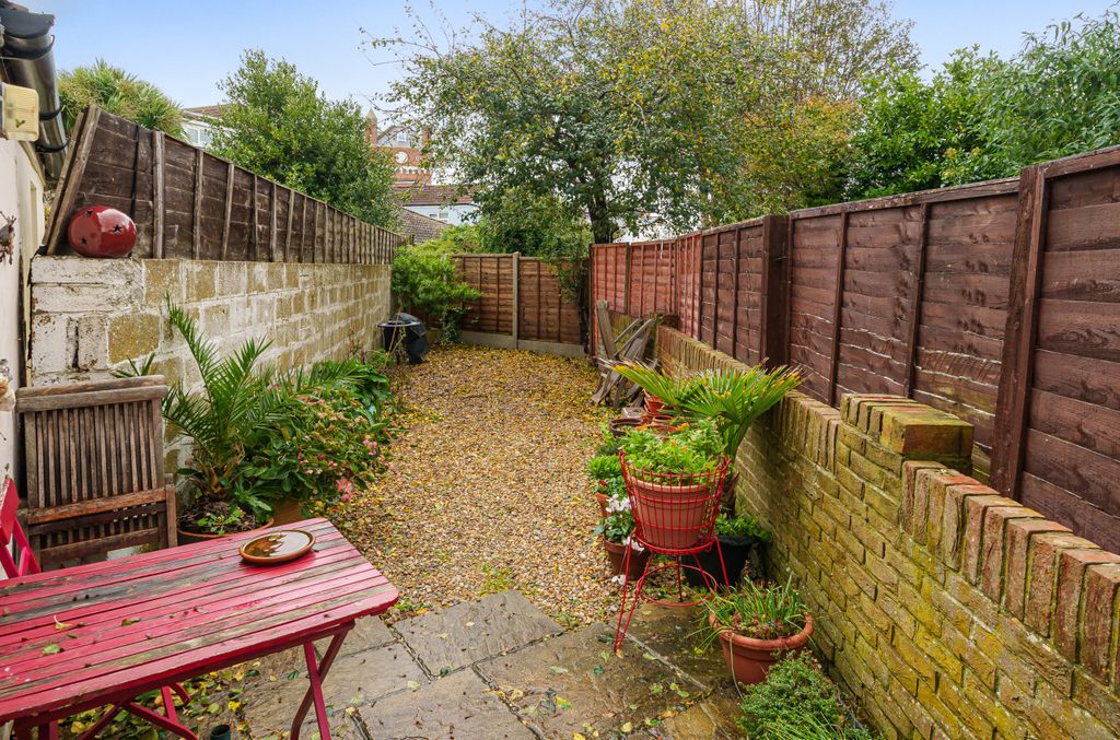 Property photo 3 of 12