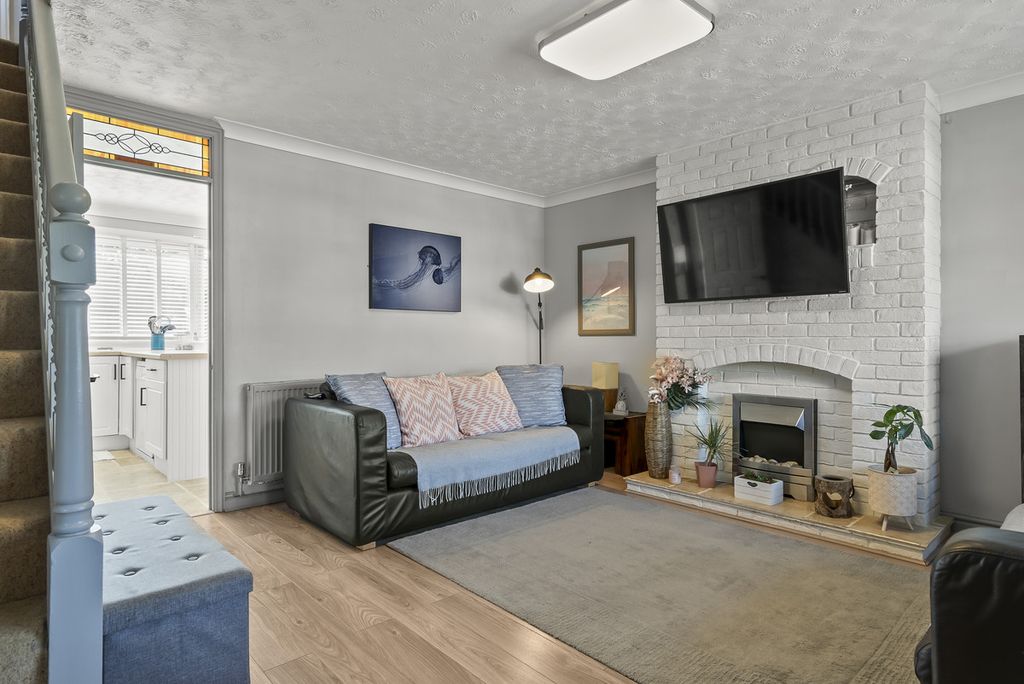 Property photo 3 of 25