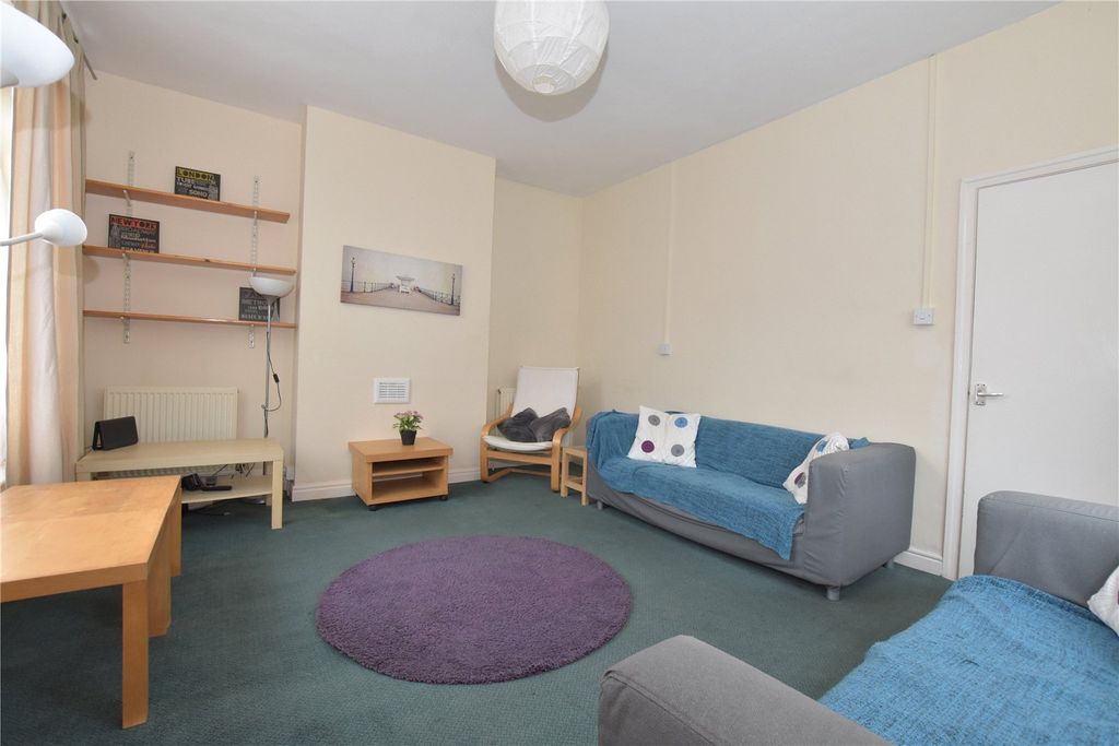 Property photo 2 of 12 Picture 2