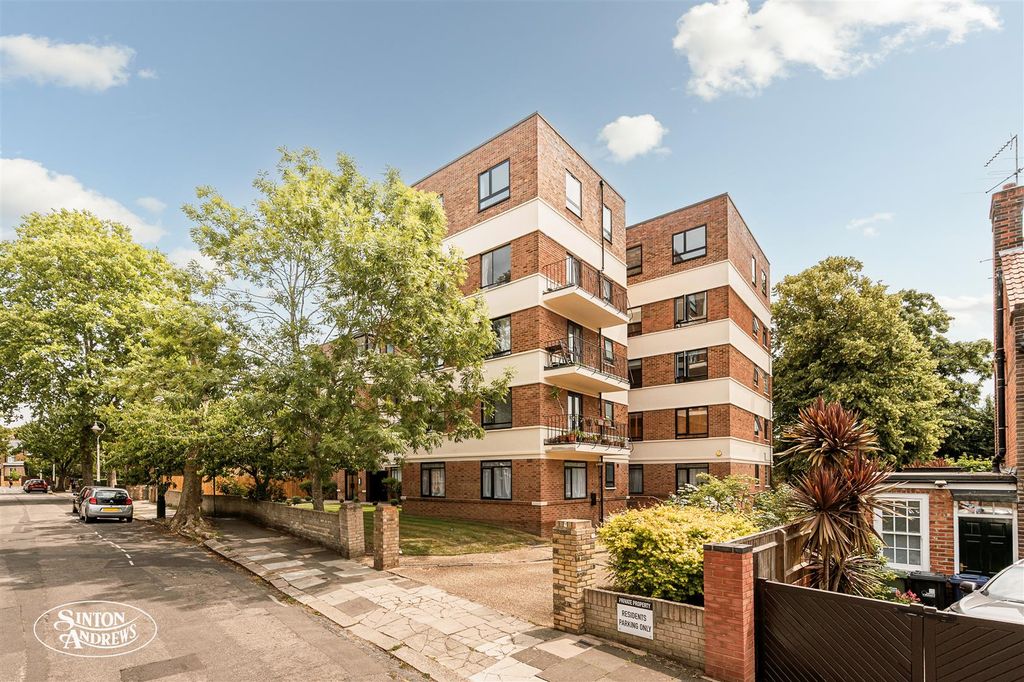 Property photo 1 of 12 15 Kemsley Court-1.Jpg