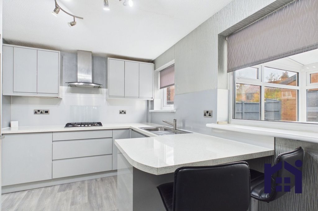 Property photo 3 of 20 Kitchen