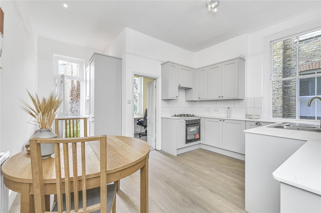 Property photo 2 of 21 Picture No. 34