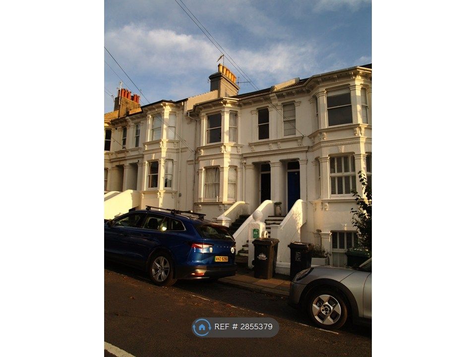 Property photo 1 of 13 Spacious &amp; Furnished Four Bedroom House