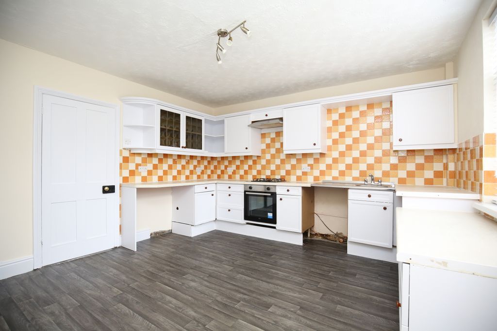 Property photo 3 of 15 4X8A5702