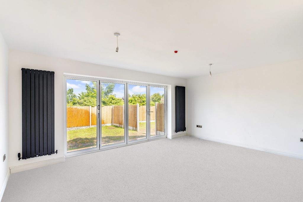 Property photo 3 of 13 3103398