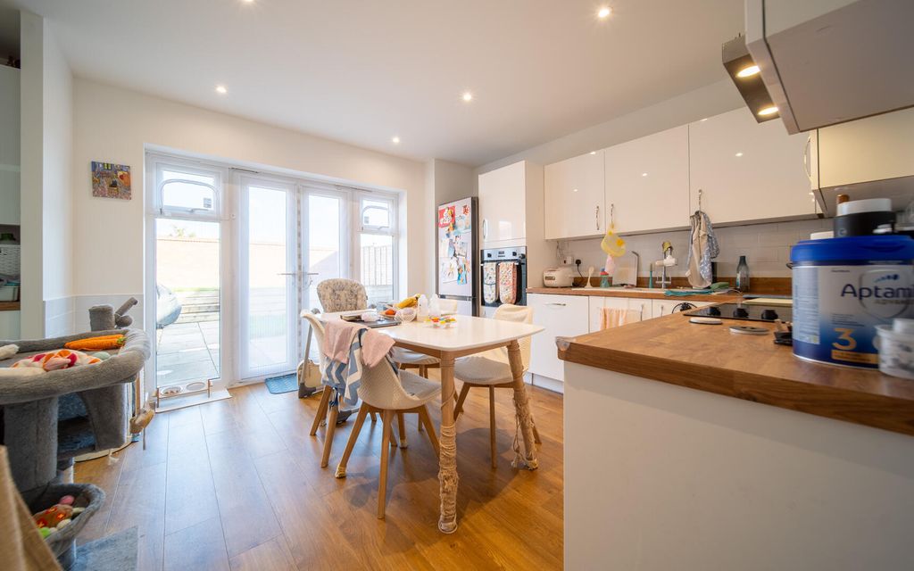 Property photo 2 of 16 Kitchen