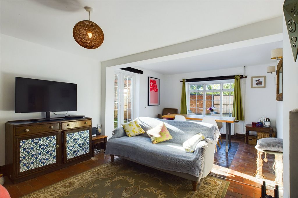 Property photo 2 of 27 Living Room