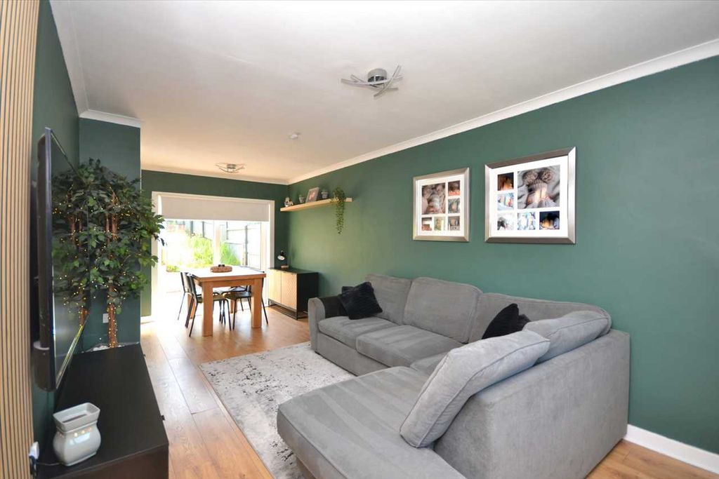 Property photo 3 of 19