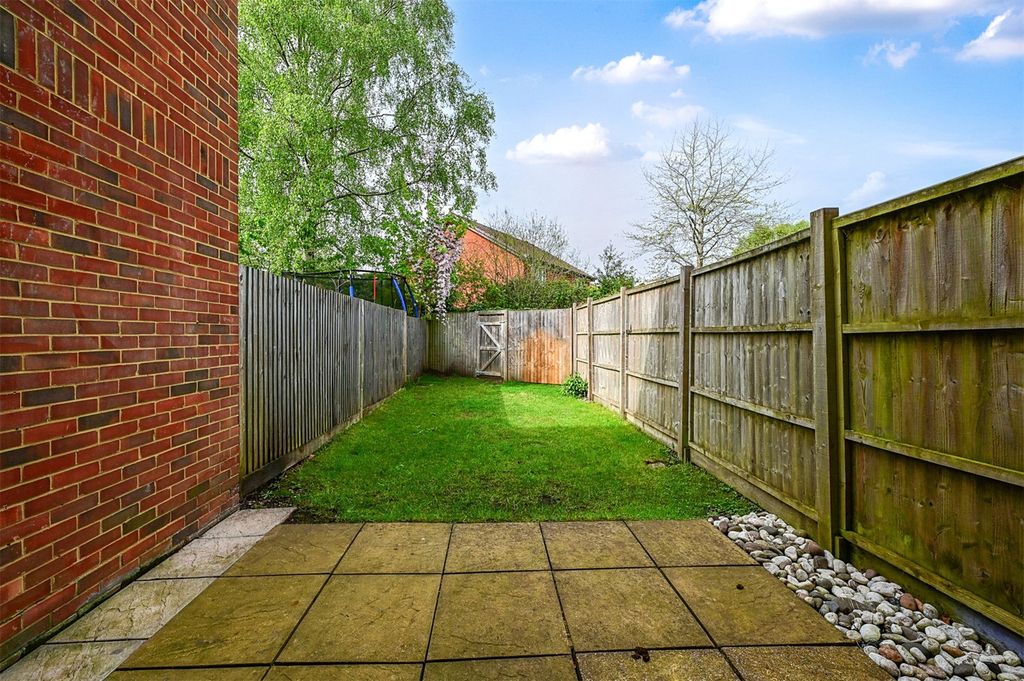 Property photo 2 of 8 Picture No. 21