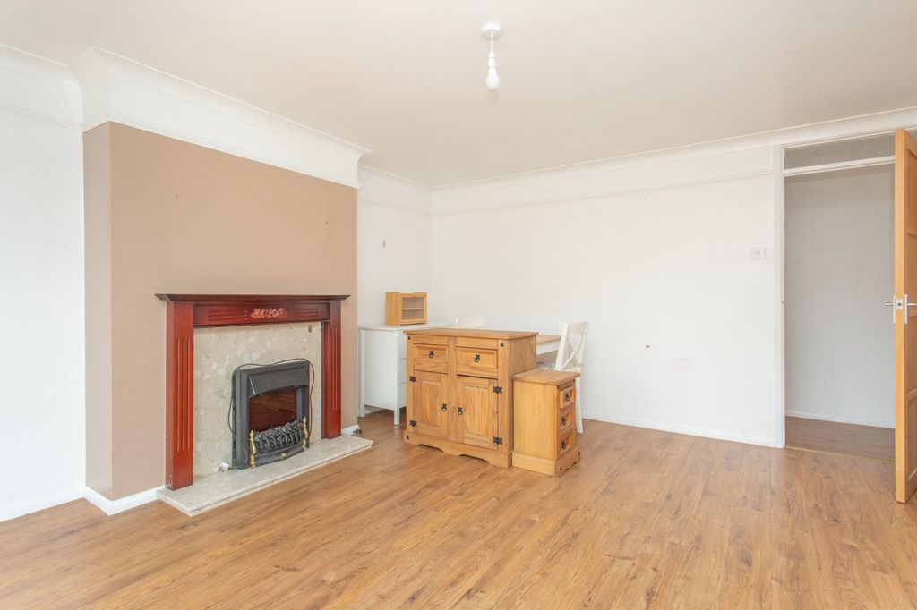 Property photo 2 of 12 Picture 2