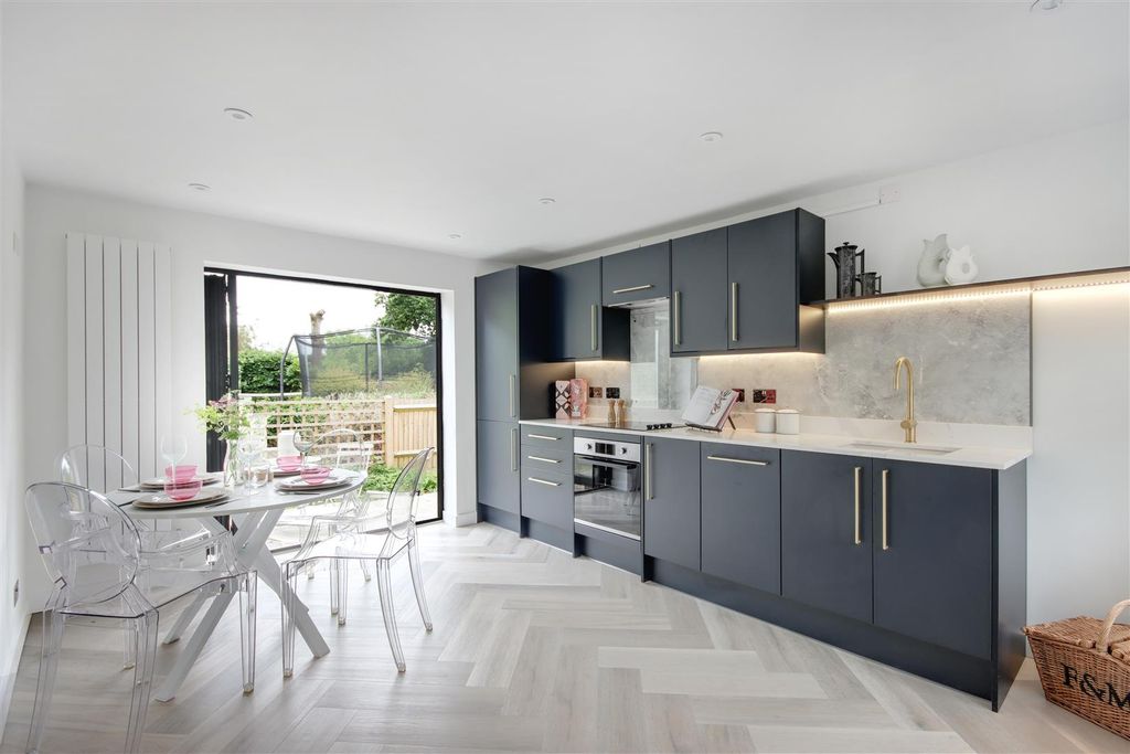 Property photo 2 of 36 56818_018.Jpg