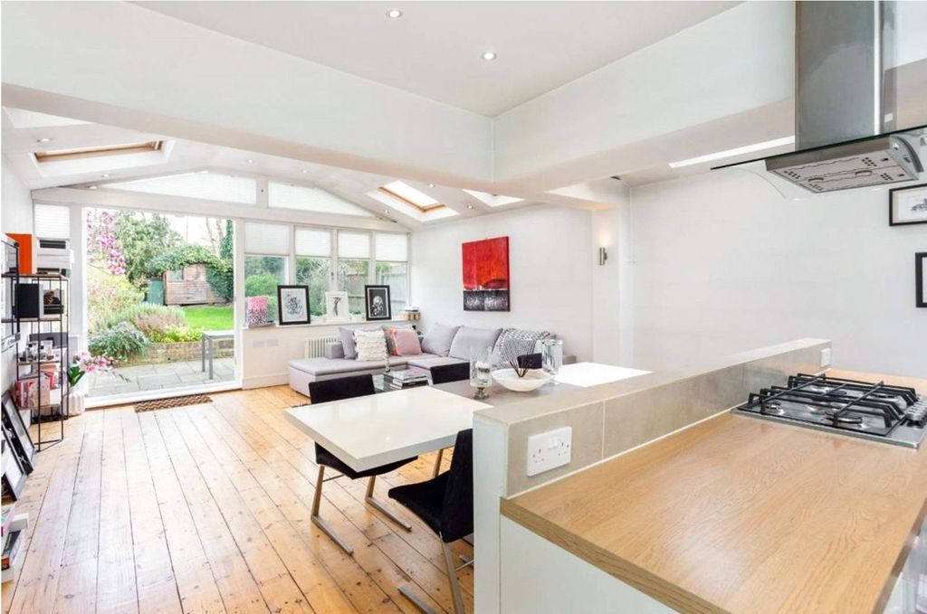 Property photo 1 of 9 Picture No. 05