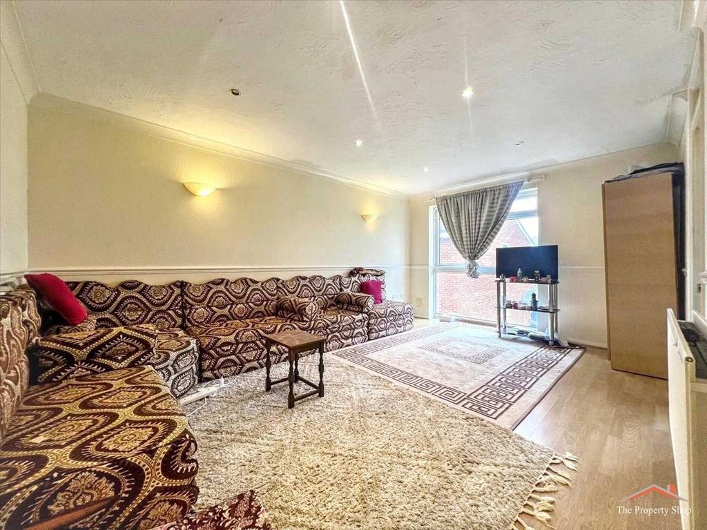 Property photo 2 of 8