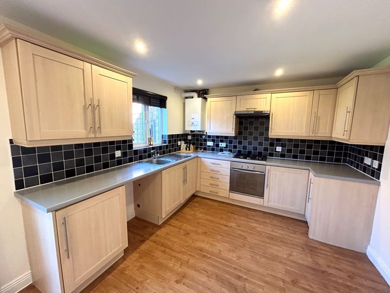 Property photo 3 of 12 Photo 8