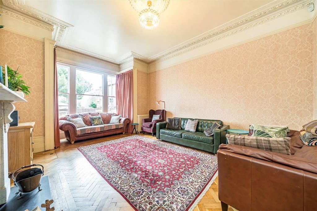 Property photo 2 of 18
