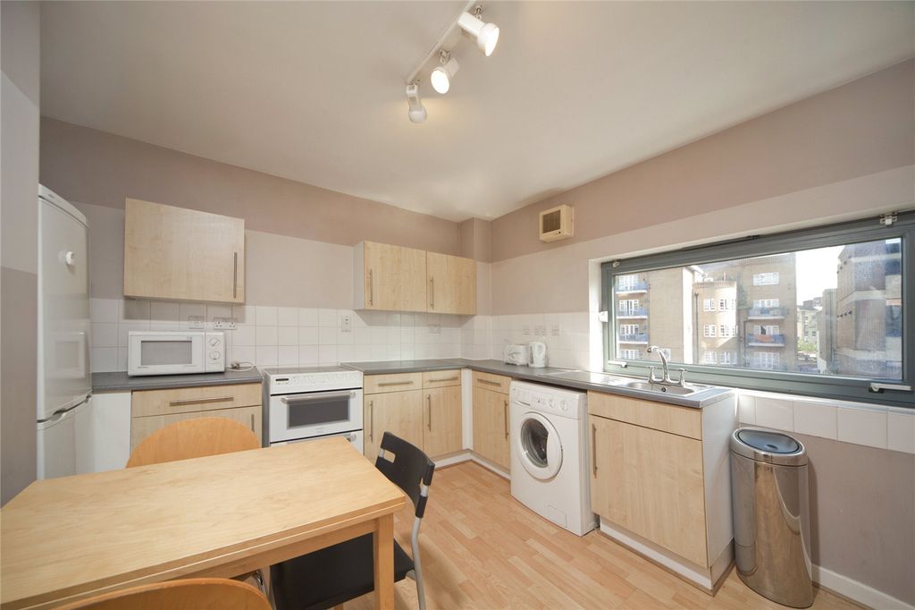 Property photo 3 of 5 Kitchen/Diner