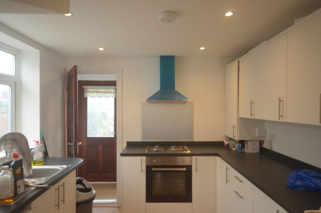 Property photo 1 of 8 Three Bedroom Semi-Detached House To Rent