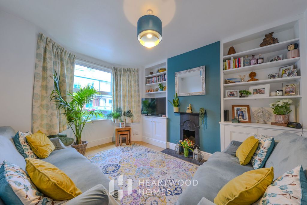 Property photo 1 of 17