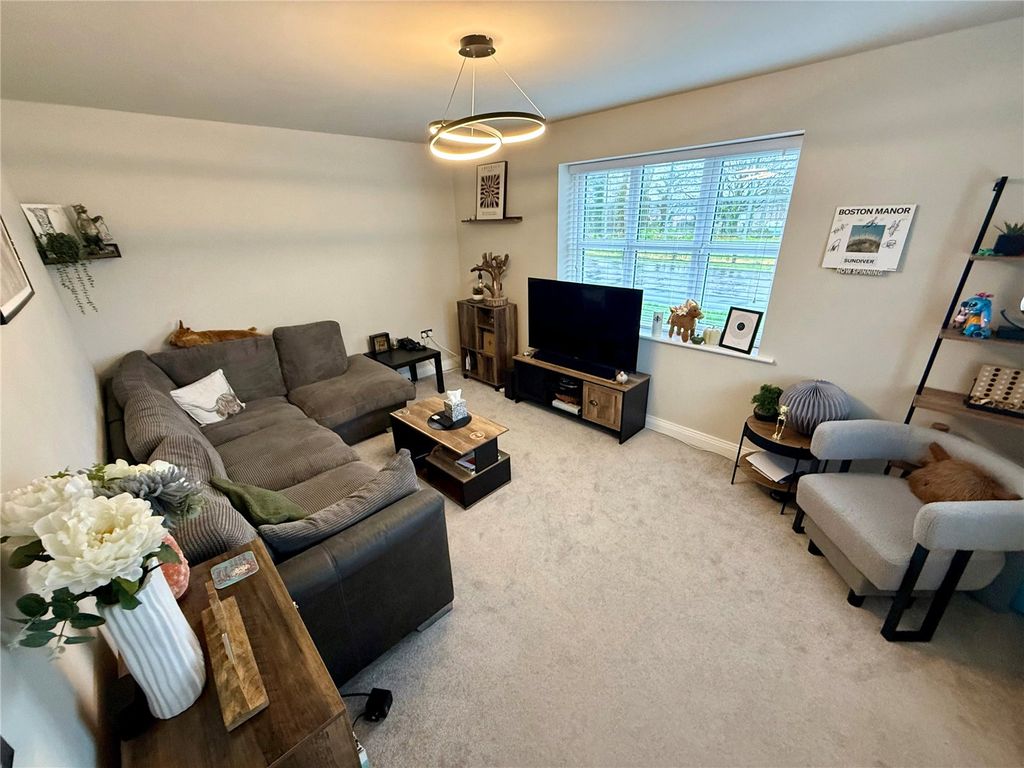 Property photo 3 of 15 Picture No. 11