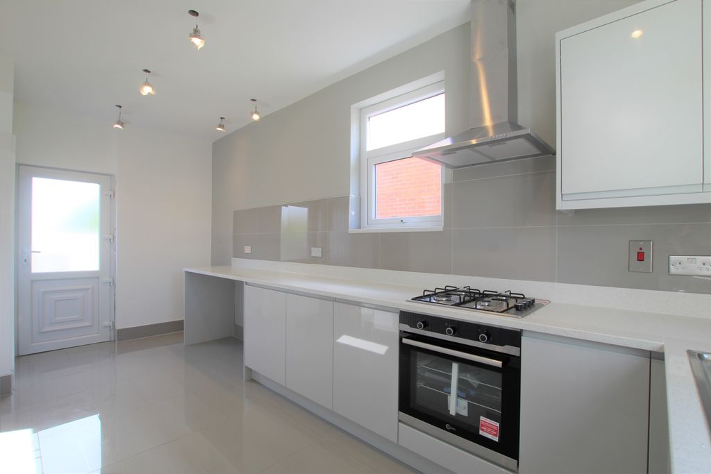 Property photo 3 of 13 Kitchen