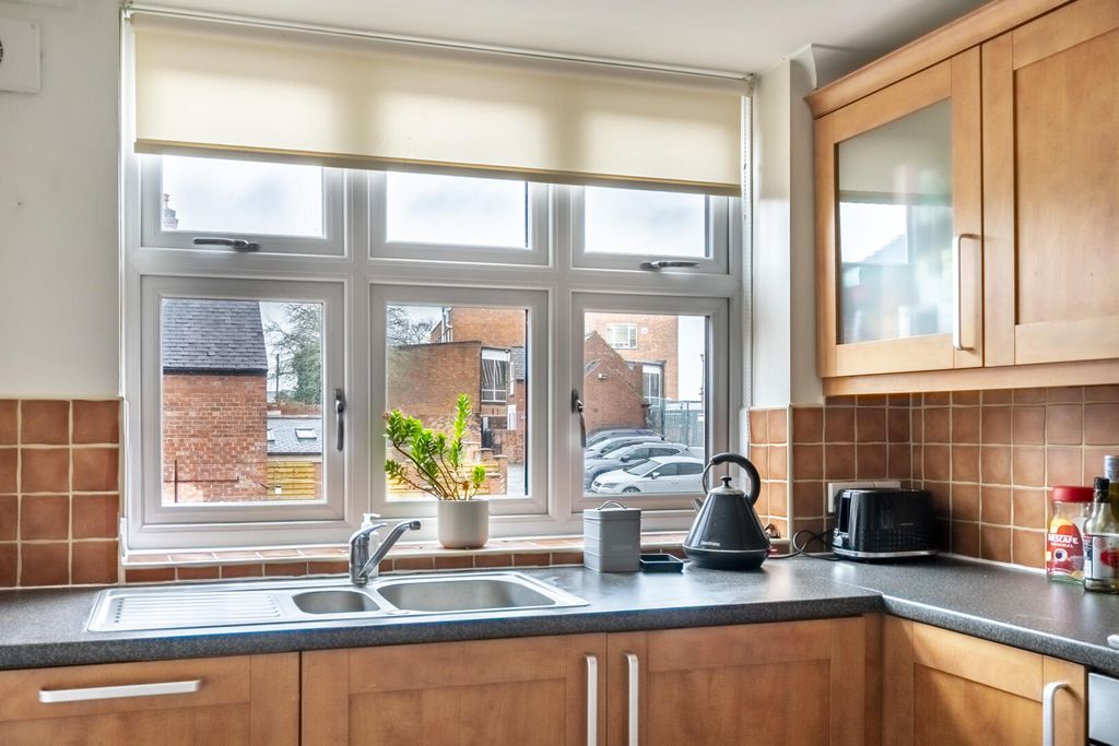 Property photo 3 of 12 Kitchen