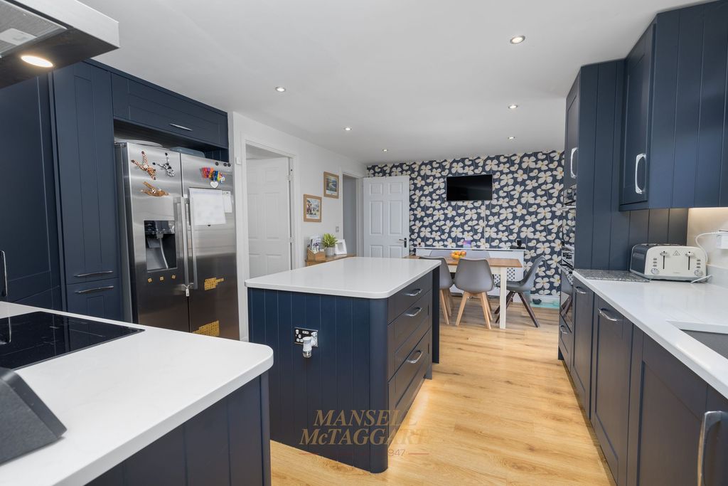 Property photo 3 of 29