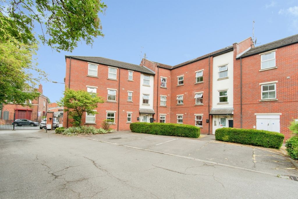 Property photo 1 of 10