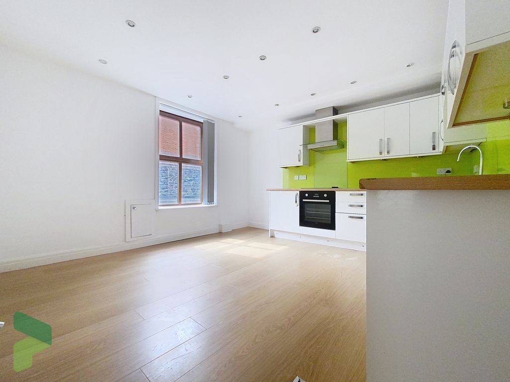 Property photo 1 of 21 Fully Fitted Dining Kitchen