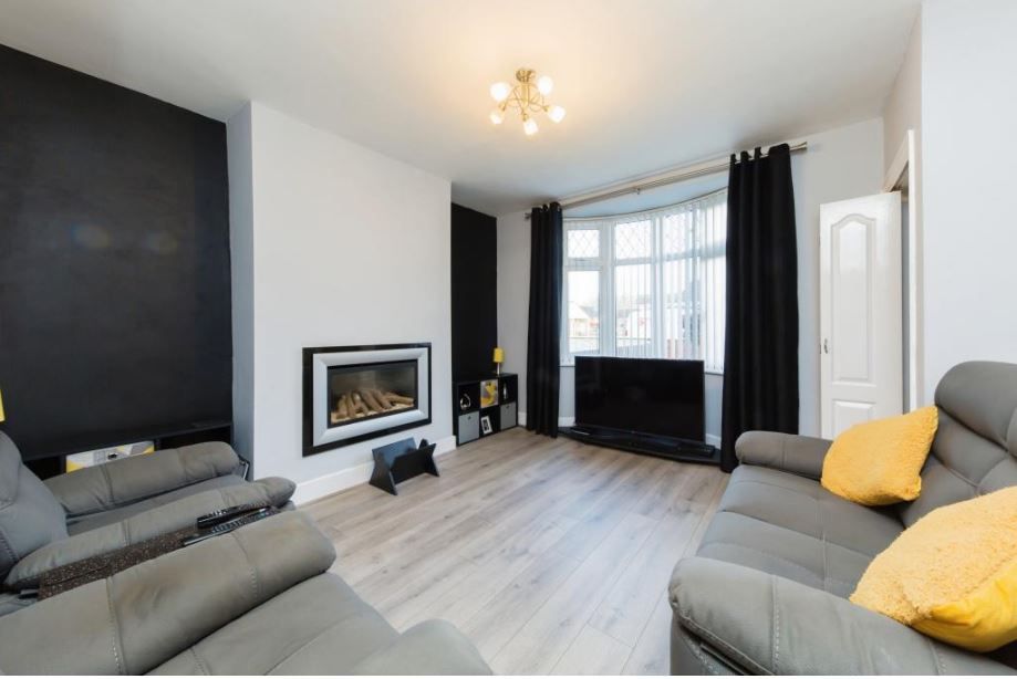 Property photo 2 of 9